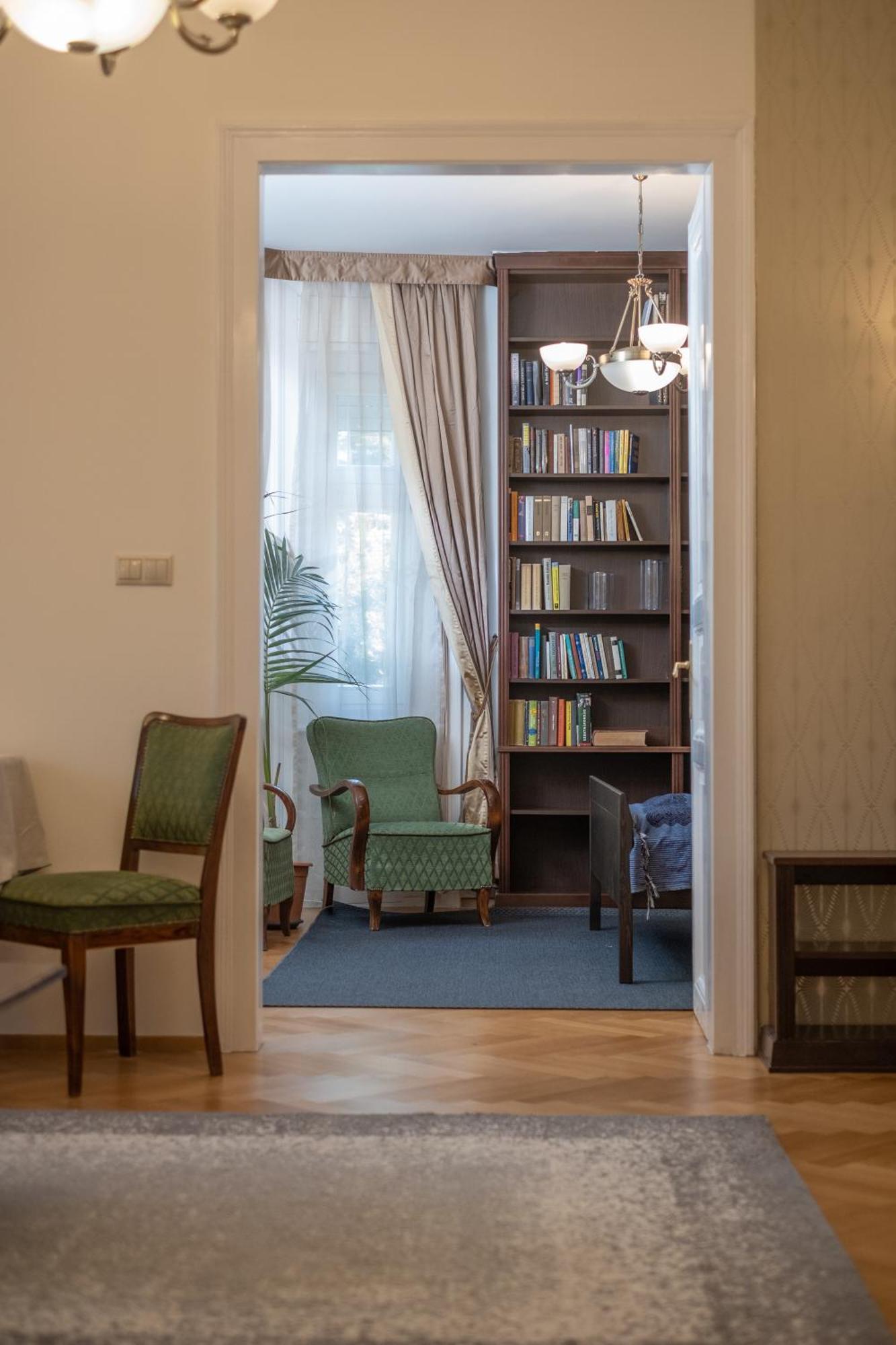 Giovanni'S Airport House Budapest Ngoại thất bức ảnh
