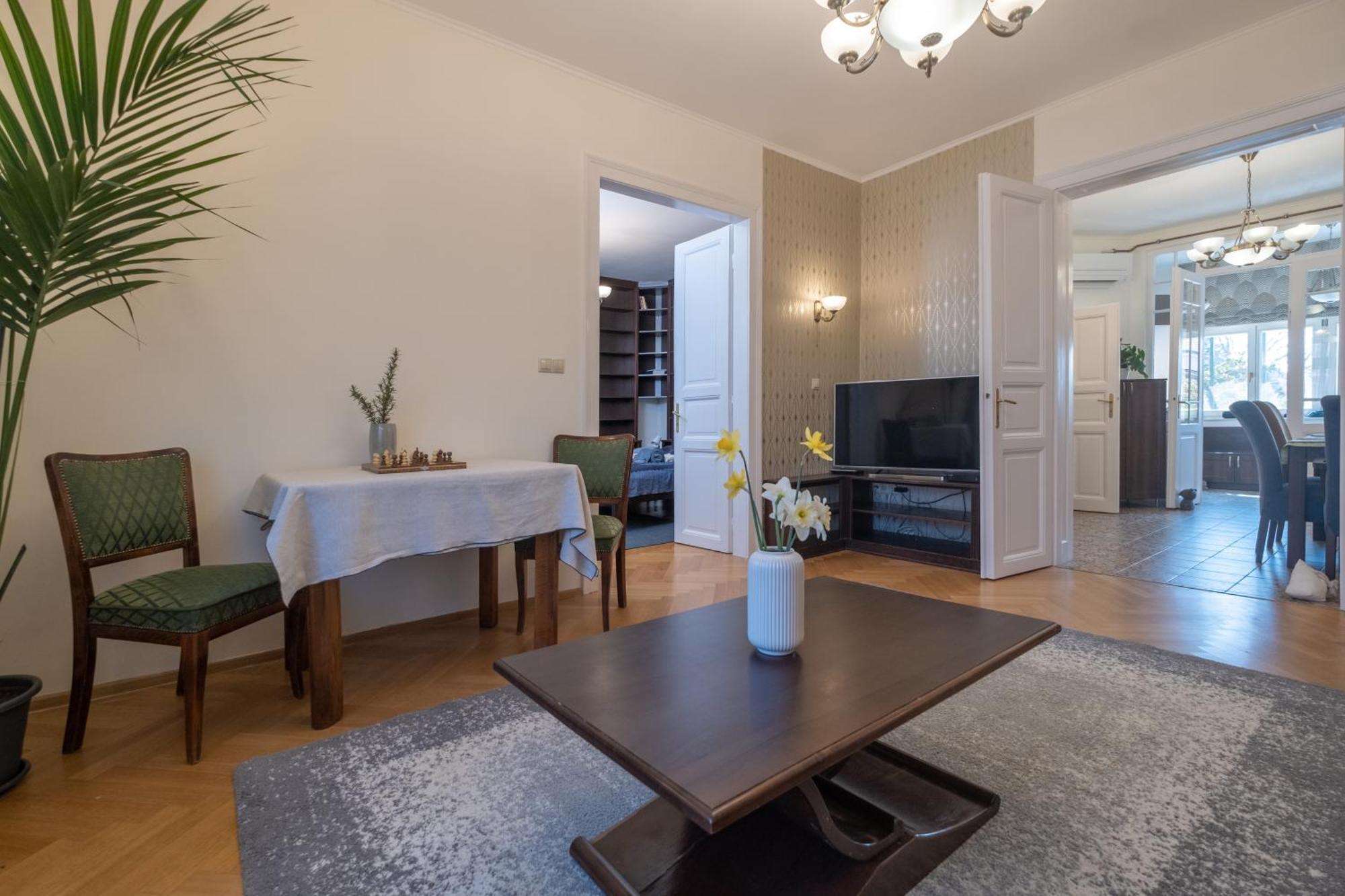 Giovanni'S Airport House Budapest Ngoại thất bức ảnh