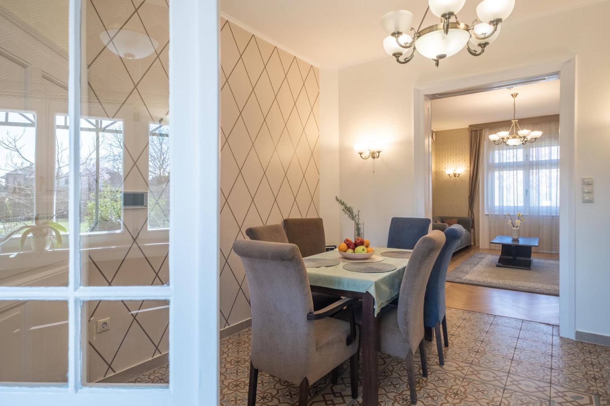 Giovanni'S Airport House Budapest Ngoại thất bức ảnh