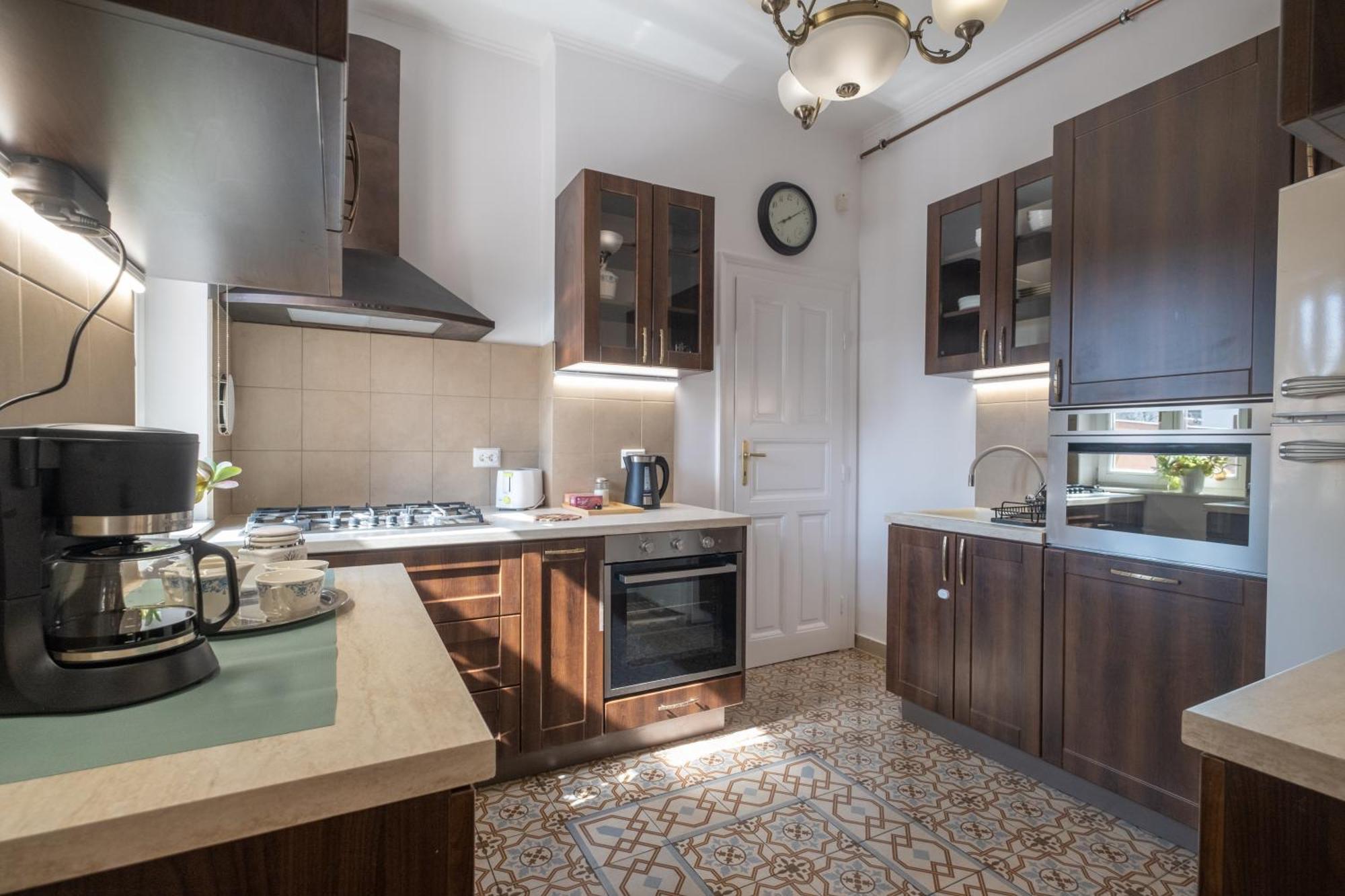 Giovanni'S Airport House Budapest Ngoại thất bức ảnh