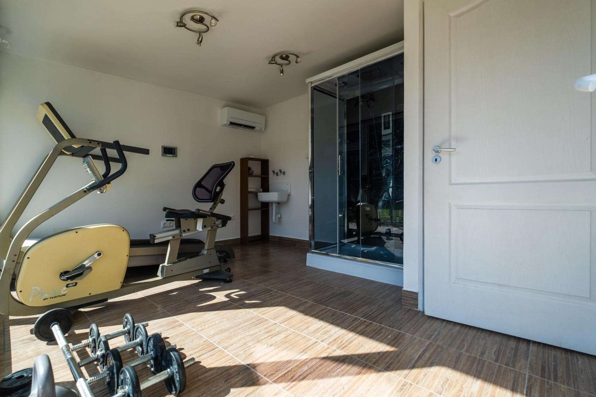 Giovanni'S Airport House Budapest Ngoại thất bức ảnh