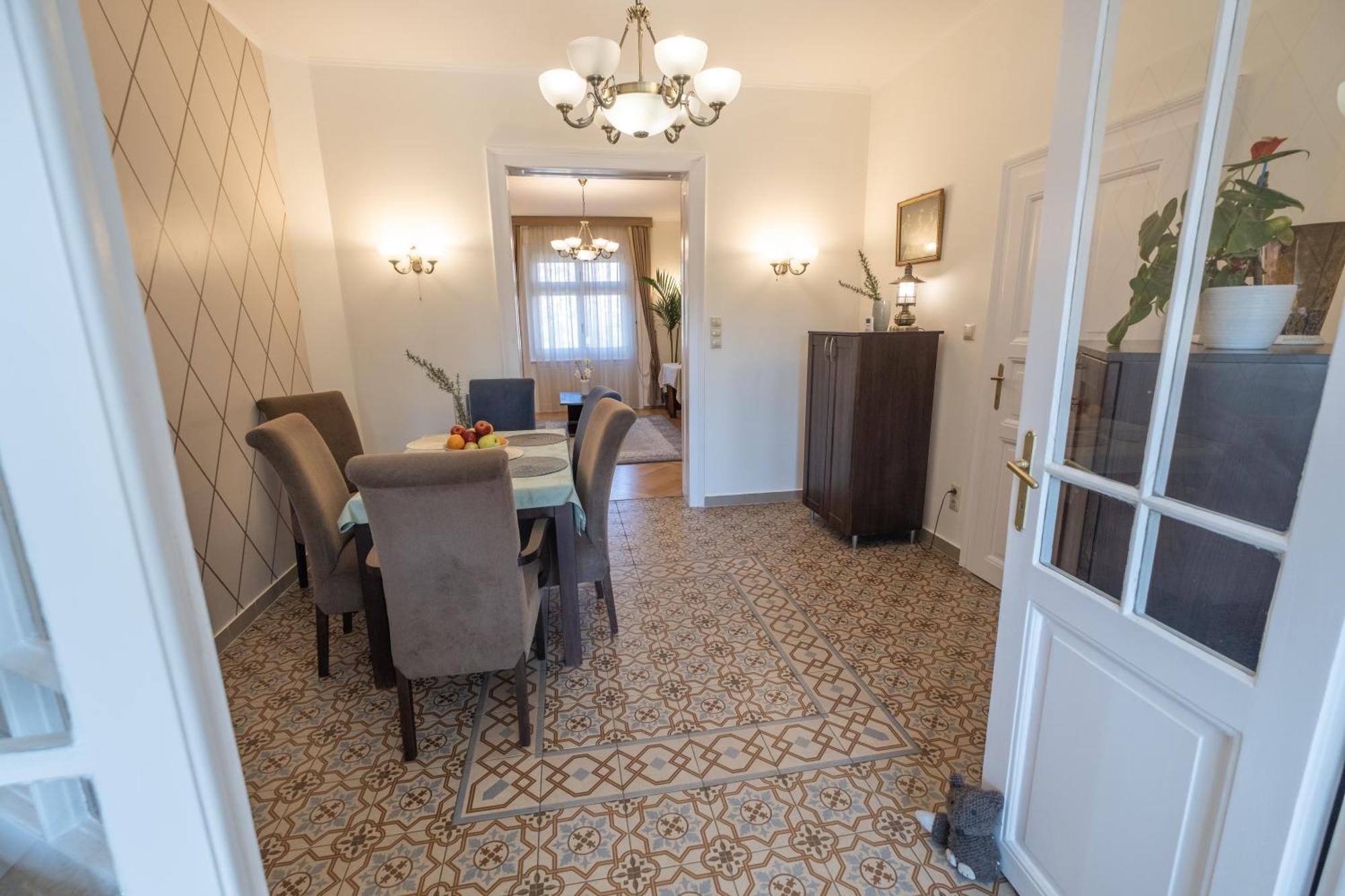 Giovanni'S Airport House Budapest Ngoại thất bức ảnh
